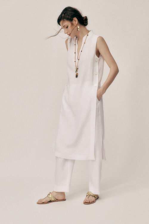 Bertuci, white, large image number 0
